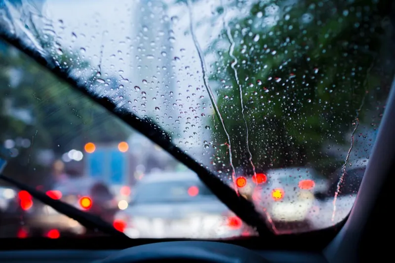 Leaking windscreen remove and refit service