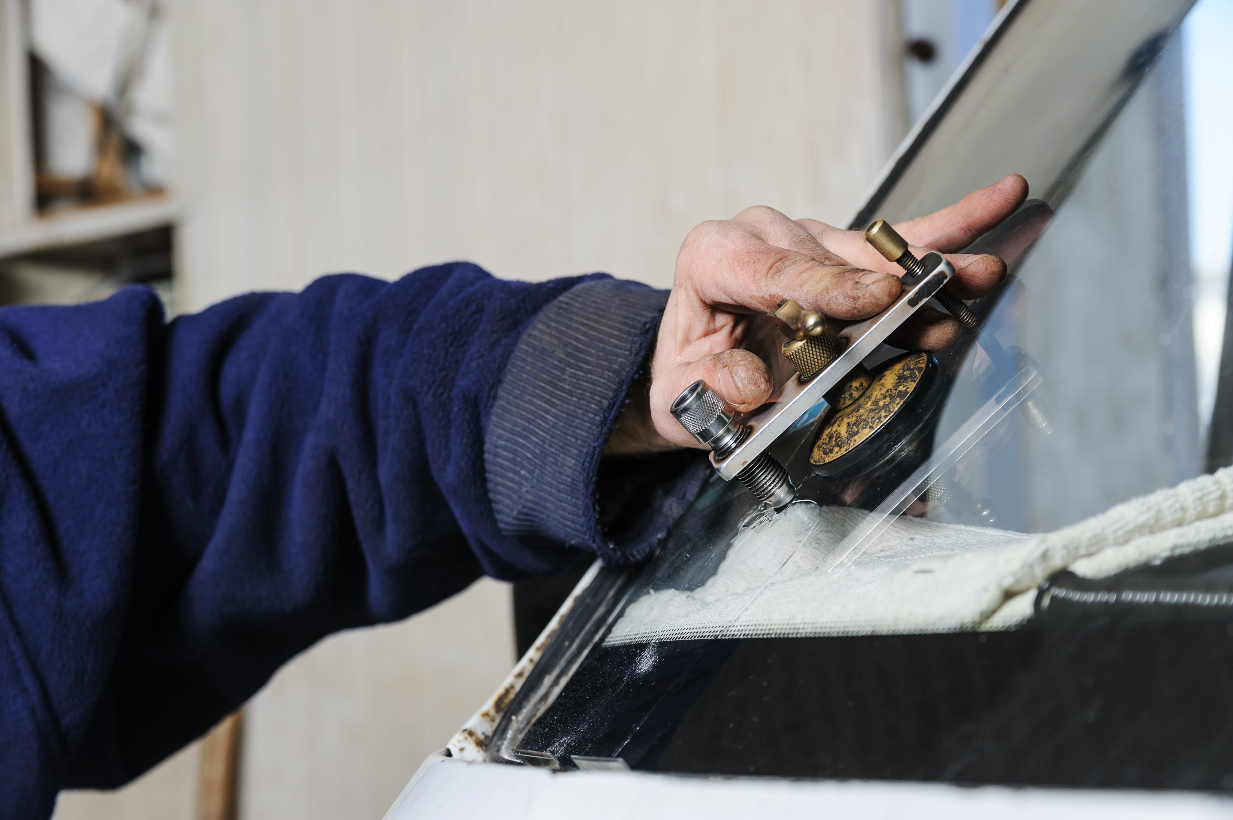Windscreen chip repair